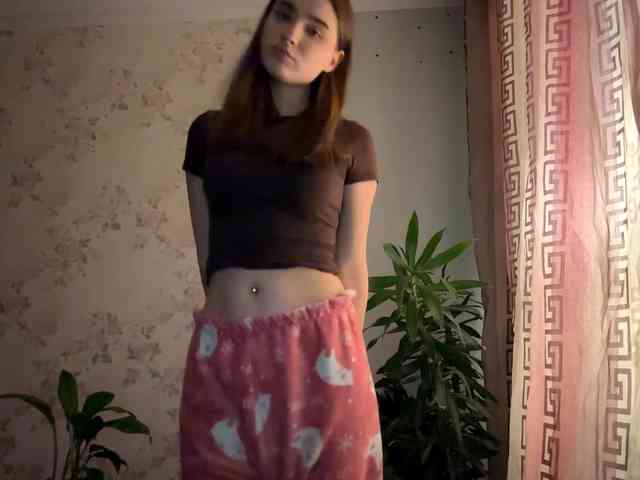 ChristiaPettet webcam