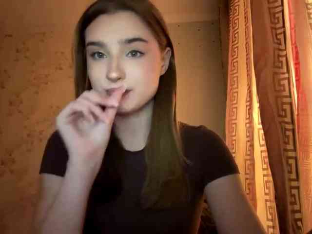 ChristiaPettet webcam