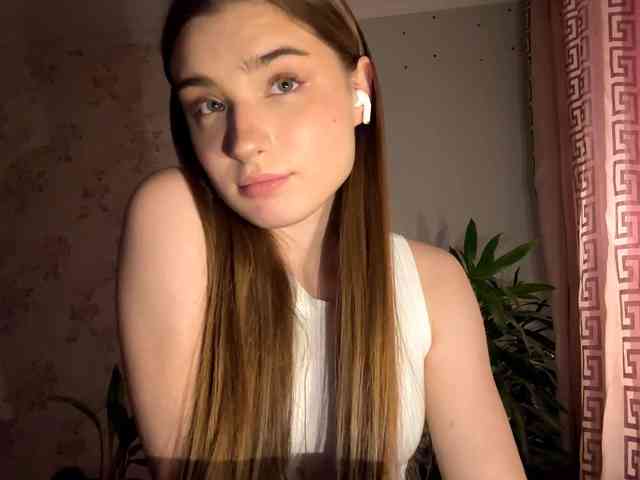 ChristiaPettet webcam