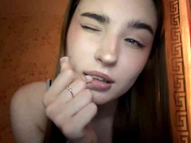 ChristiaPettet webcam