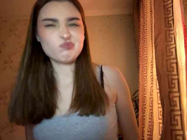 ChristiaPettet webcam