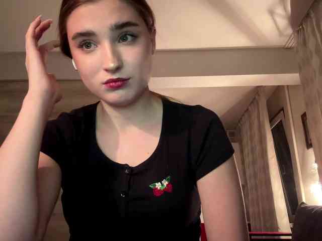 ChristiaPettet webcam