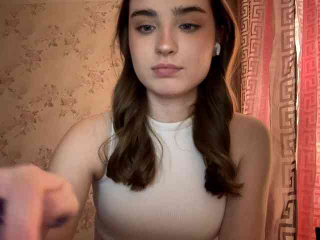 ChristiaPettet webcam