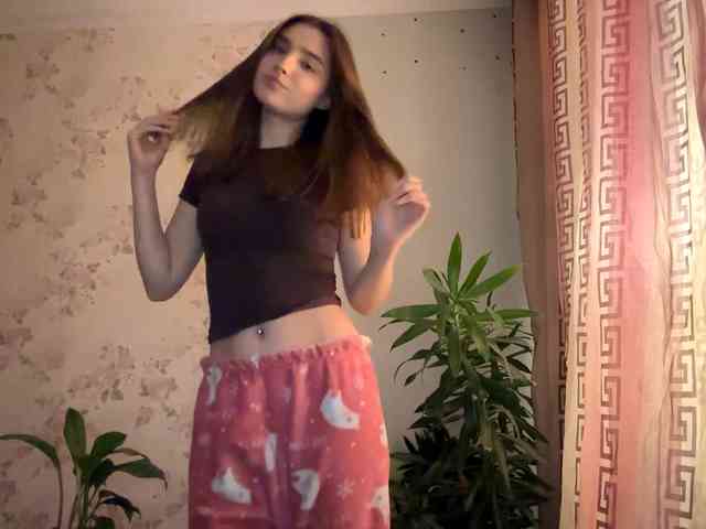 ChristiaPettet webcam