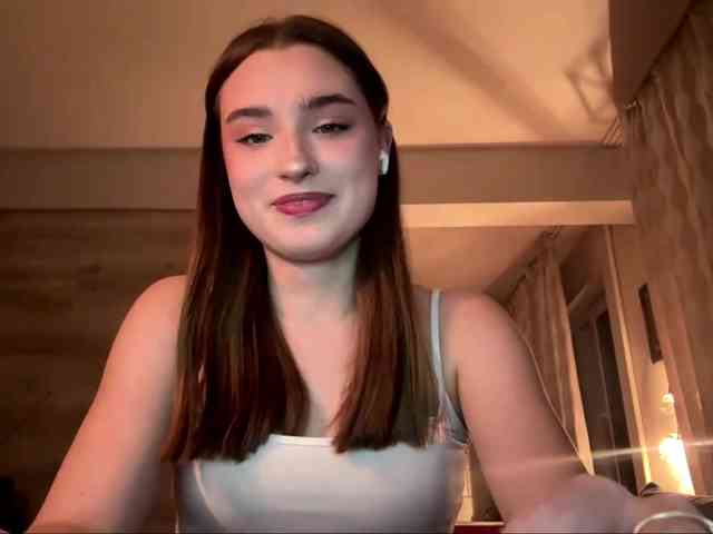 ChristiaPettet webcam