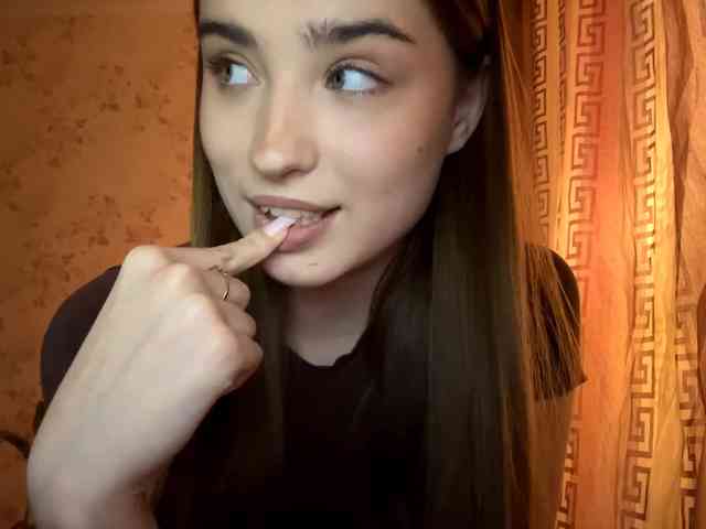 ChristiaPettet webcam