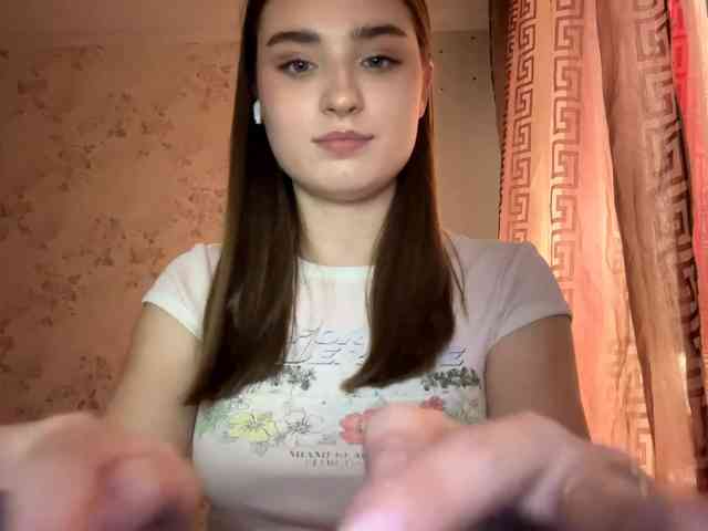 ChristiaPettet webcam