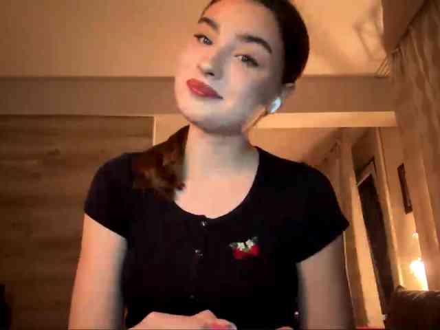 ChristiaPettet webcam