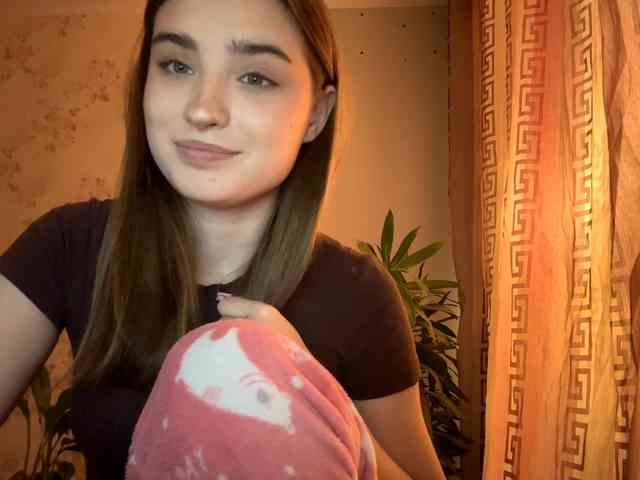 ChristiaPettet webcam