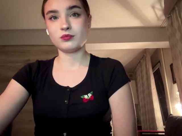 ChristiaPettet webcam