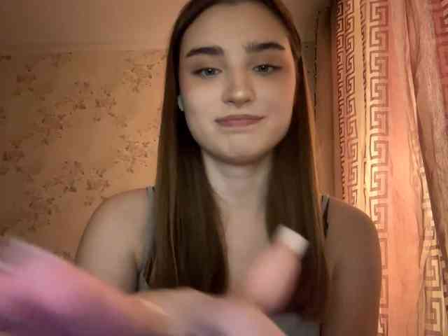 ChristiaPettet webcam