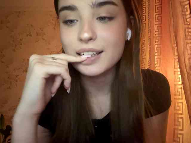 ChristiaPettet webcam