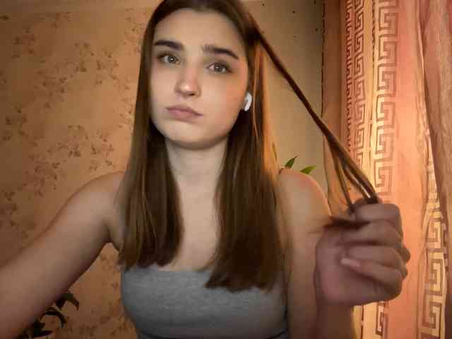 ChristiaPettet webcam