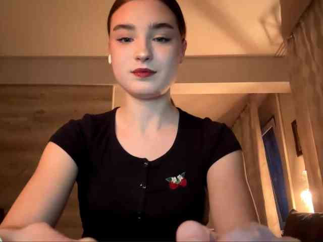 ChristiaPettet webcam