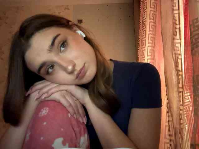 ChristiaPettet webcam