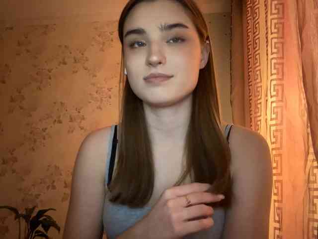 ChristiaPettet webcam