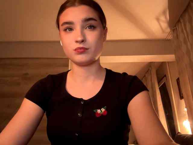 ChristiaPettet webcam