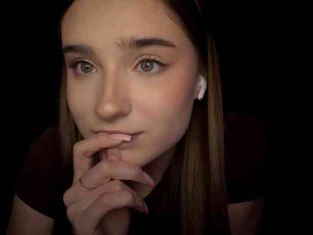 ChristiaPettet webcam