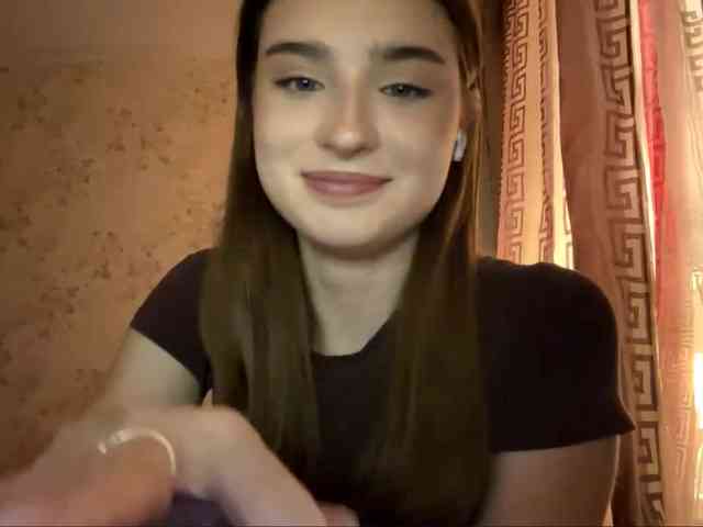 ChristiaPettet webcam