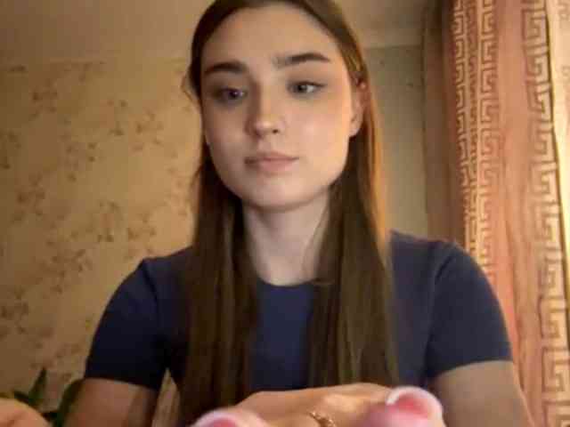 ChristiaPettet webcam