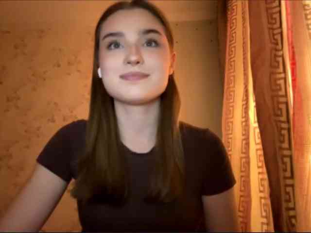 ChristiaPettet webcam