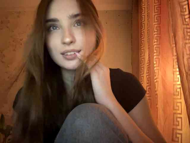 ChristiaPettet webcam