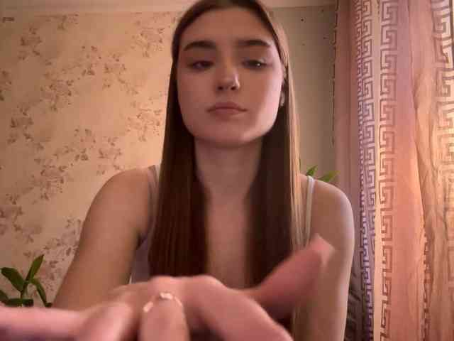 ChristiaPettet webcam