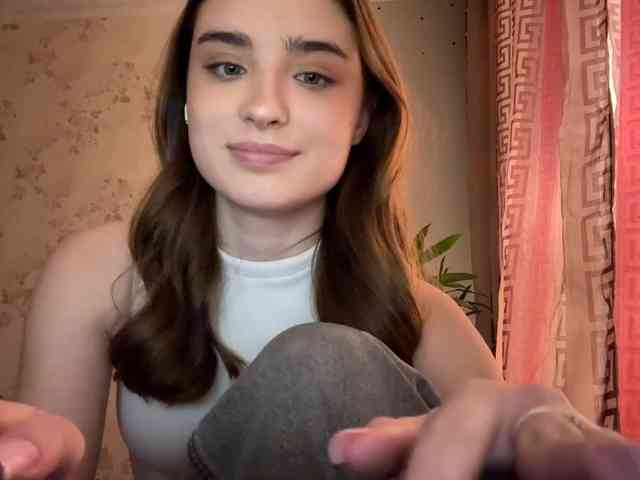 ChristiaPettet webcam