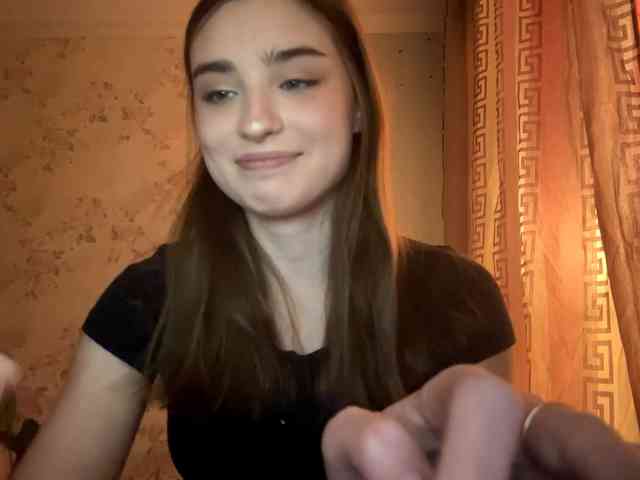 ChristiaPettet webcam