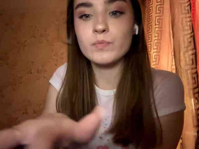 ChristiaPettet webcam