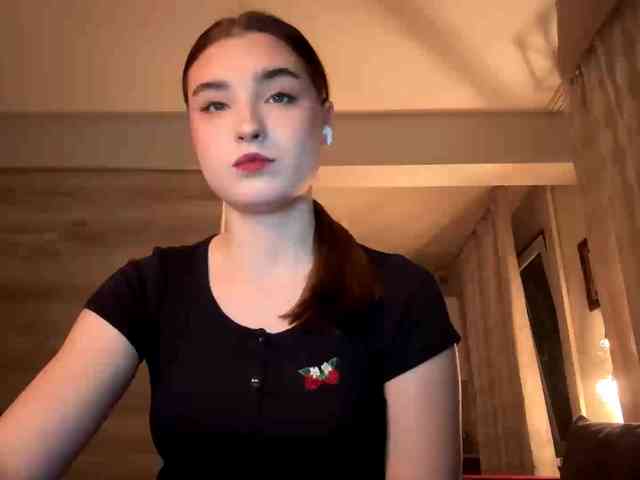 ChristiaPettet webcam