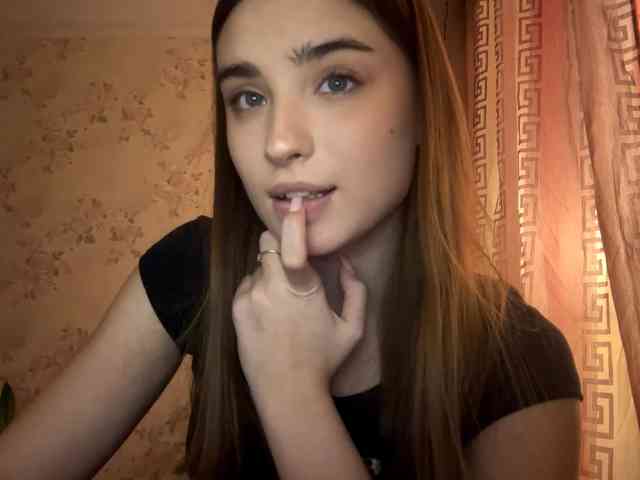 ChristiaPettet webcam