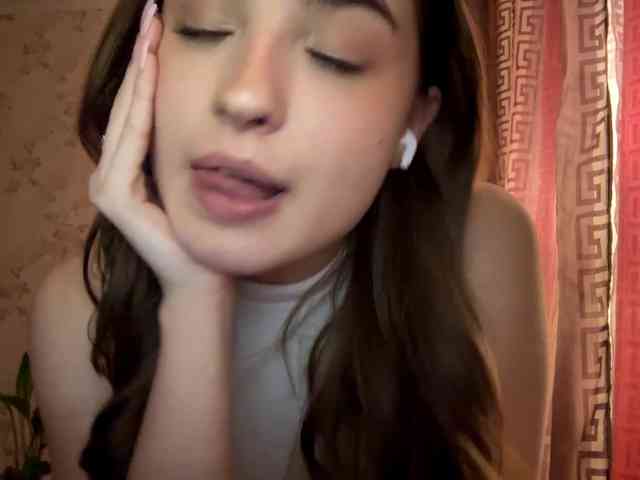 ChristiaPettet webcam