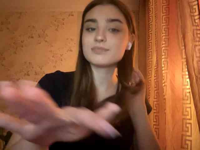 ChristiaPettet webcam