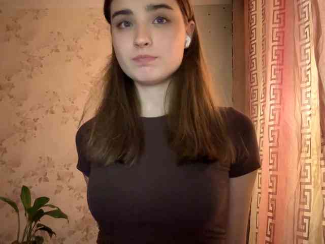 ChristiaPettet webcam