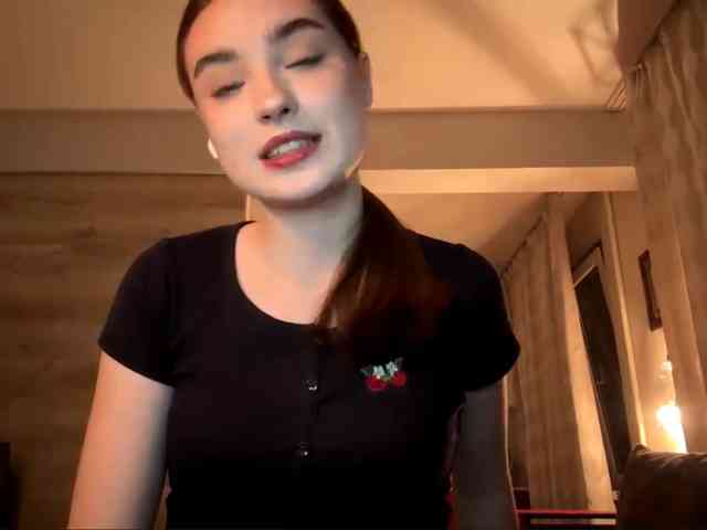 ChristiaPettet webcam