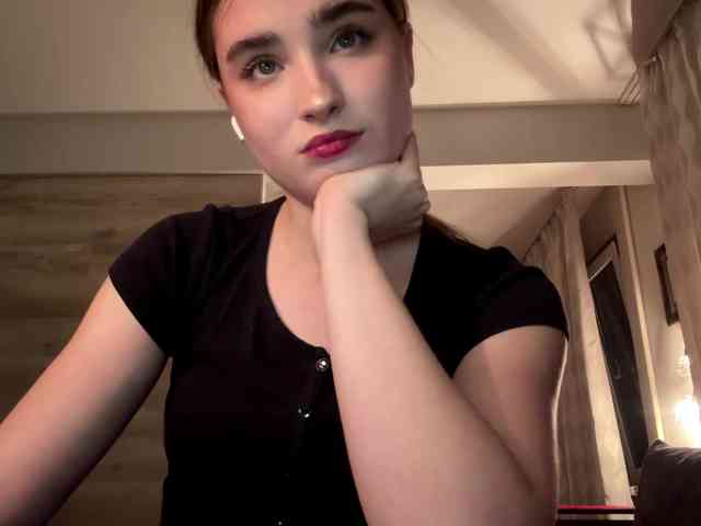 ChristiaPettet webcam