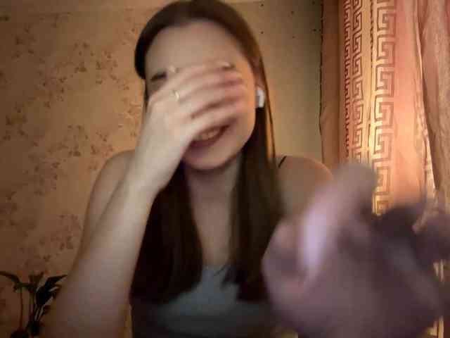 ChristiaPettet webcam