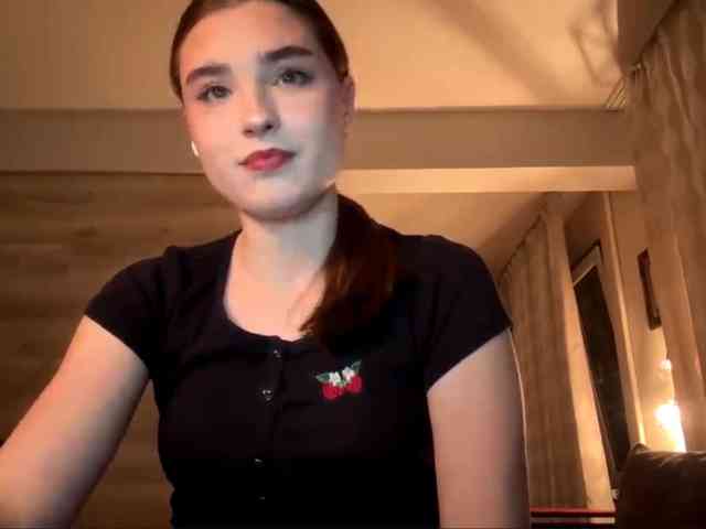 ChristiaPettet webcam