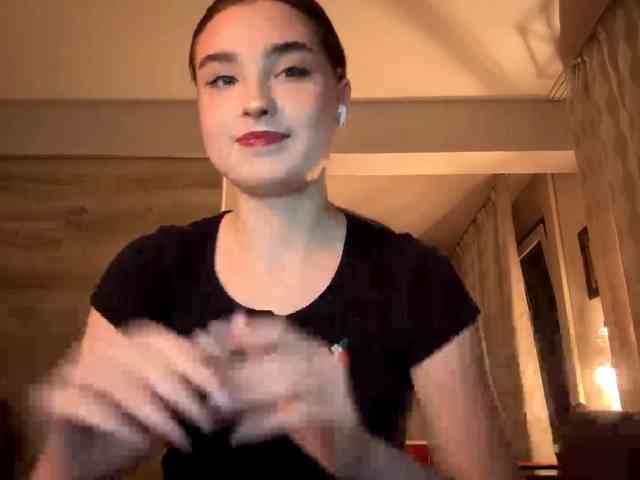 ChristiaPettet webcam