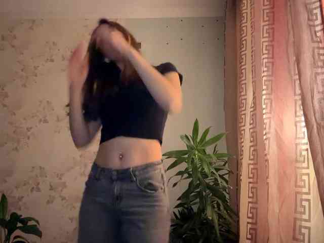 ChristiaPettet webcam