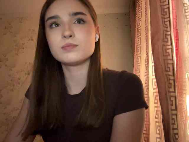 ChristiaPettet webcam