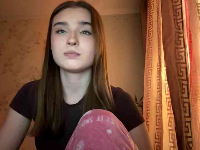 ChristiaPettet webcam