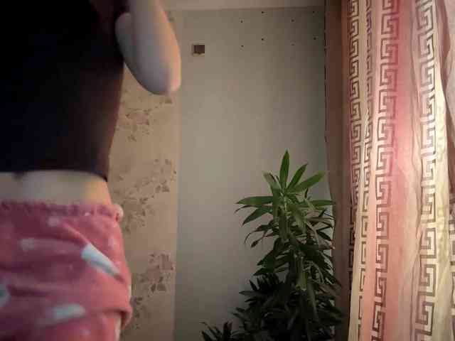 ChristiaPettet webcam