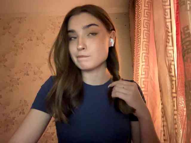 ChristiaPettet webcam