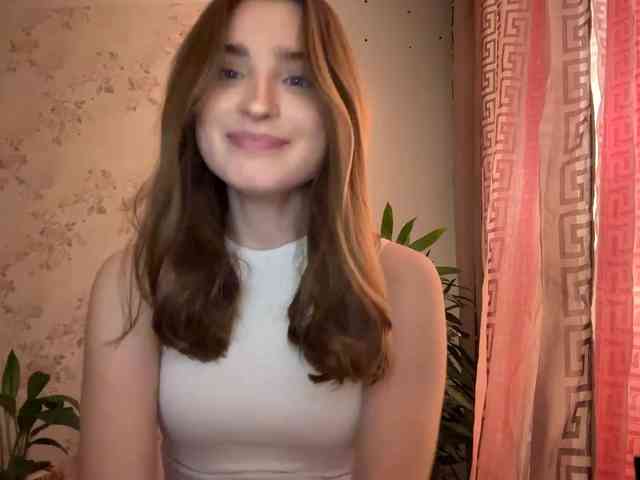 ChristiaPettet webcam