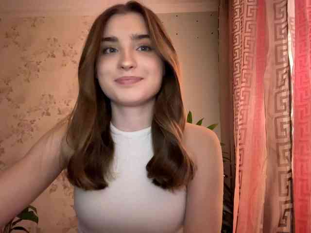 ChristiaPettet webcam