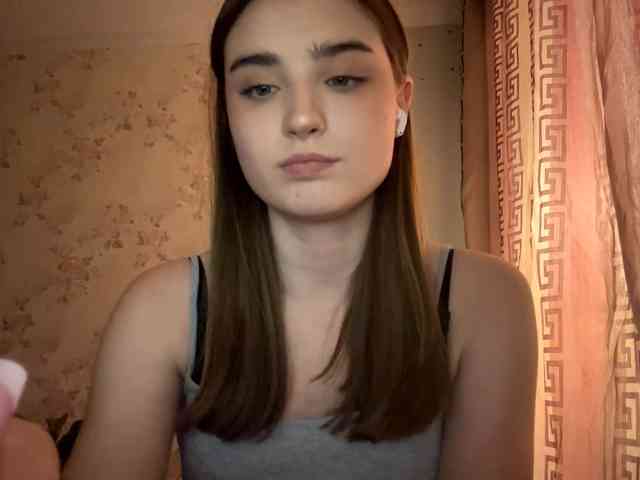 ChristiaPettet webcam