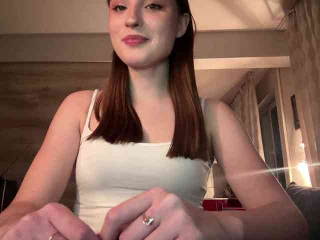 ChristiaPettet webcam