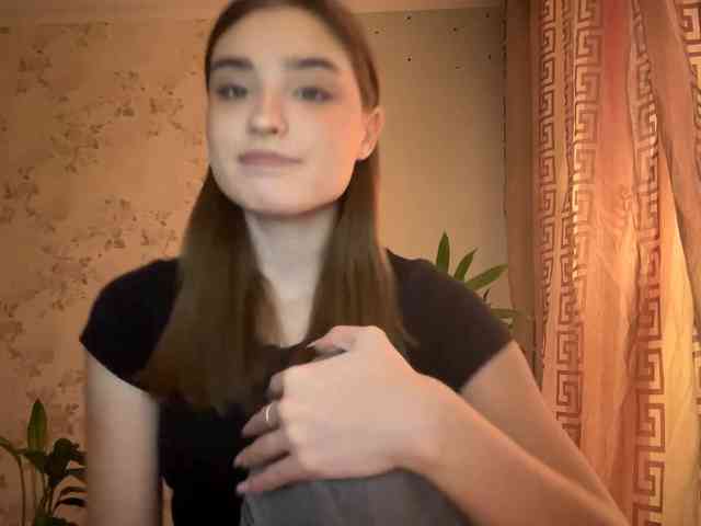 ChristiaPettet webcam